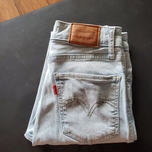 LEVI'S 721- HIGH RISE SKINNY ANKLE- SIZE 24